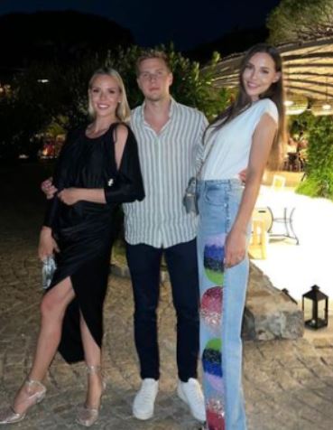Marko with his sisters Andrea Stojkovic and Anja Valente